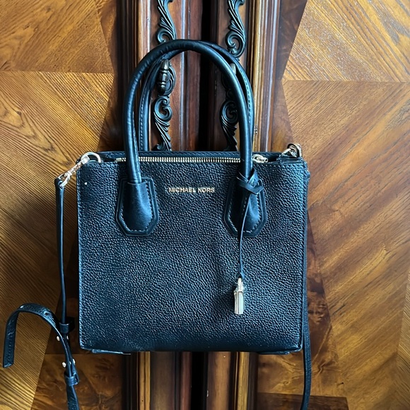 Michael Kors Black Satchel with Saffiano Leather - Picture 1 of 2